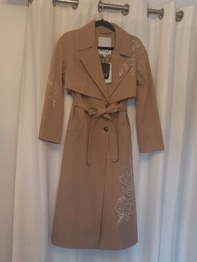 BNWT NVLT Embroidered Tan Lightweight Trench Coat
